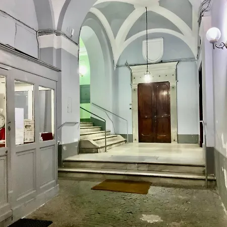 Mammina Chiatamone Daire Napoli