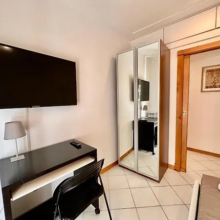 Mammina Chiatamone Daire Napoli