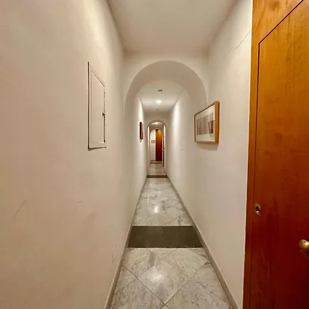 Mammina Chiatamone Daire Napoli