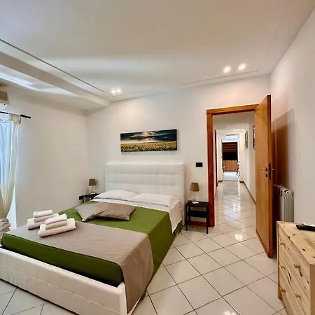 Mammina Chiatamone Apartment
