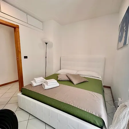 Mammina Chiatamone Apartament Neapol
