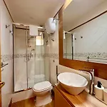 Mammina Chiatamone Apartmán *